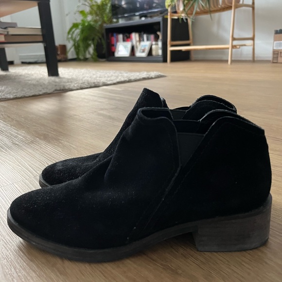 Dolce Vita Ankle Boots Size 6 in Onyx Suede (Black) - Picture 2 of 7